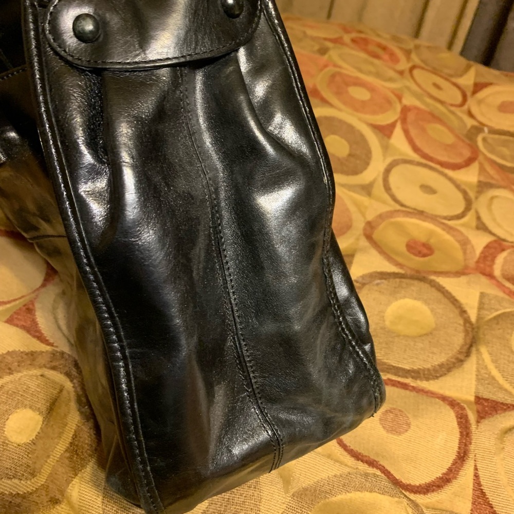 Kenneth Cole Black Leather tote - Picture 5 of 11